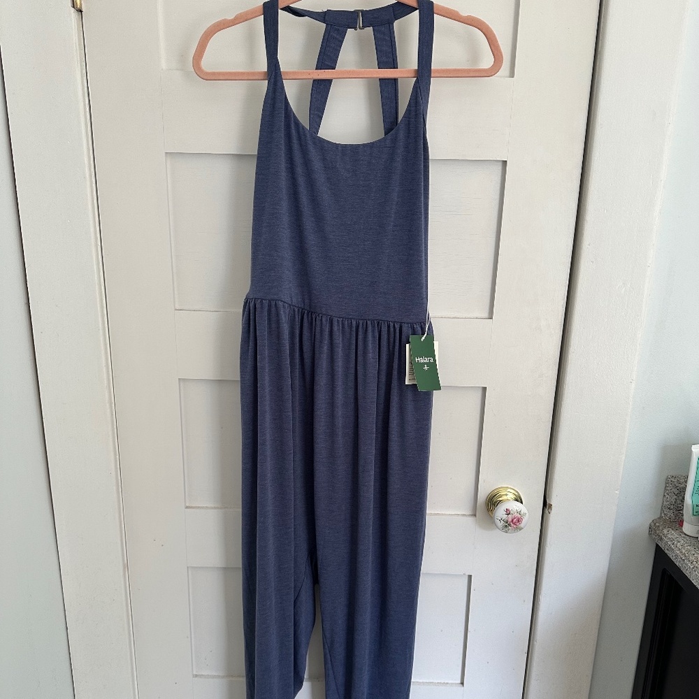 Halara - Easy Peasy backless jumpsuit